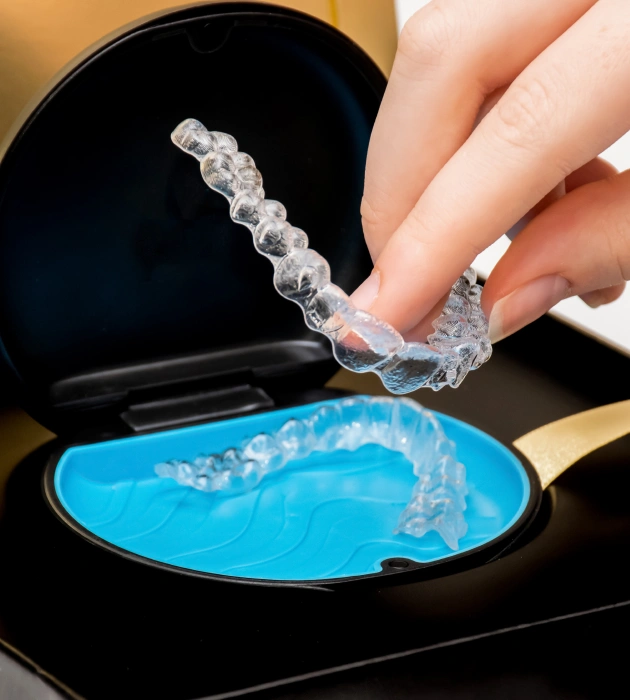 Straightening Teeth With a Series of Custom Clear Aligners
